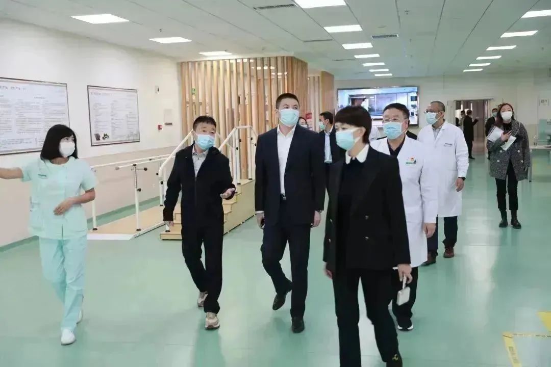 龍港區(qū)人大、區(qū)政府領(lǐng)導(dǎo)一行視察調(diào)研龍港國際醫(yī)療健康產(chǎn)業(yè)園(圖6)