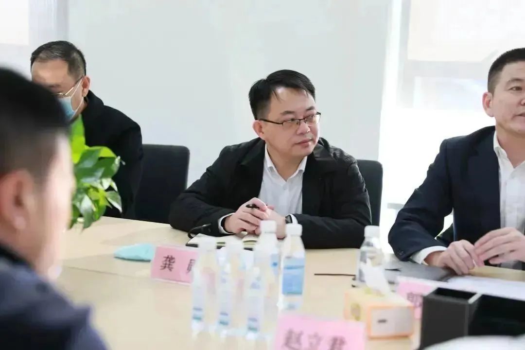 龍港區(qū)人大、區(qū)政府領(lǐng)導(dǎo)一行視察調(diào)研龍港國際醫(yī)療健康產(chǎn)業(yè)園(圖12)