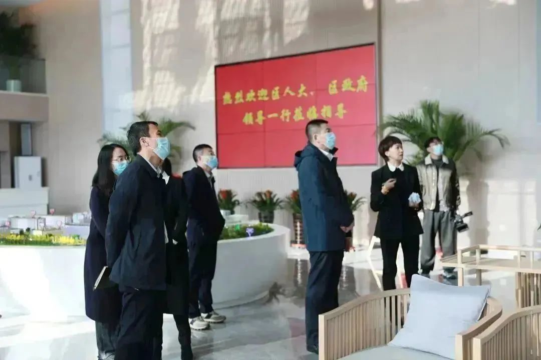龍港區(qū)人大、區(qū)政府領(lǐng)導(dǎo)一行視察調(diào)研龍港國際醫(yī)療健康產(chǎn)業(yè)園(圖17)